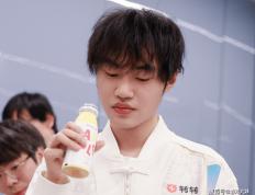 解说米(mǐ)勒说出LPL困境，中单选手出现严重断档，新生(shēng)代实力都很菜