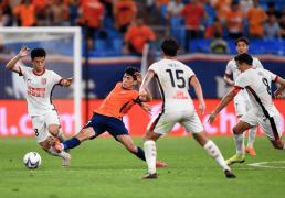 成都蓉城VS青島(dǎo)海牛首发：徐正源轮换祭出全华班，席尔瓦(wǎ)领衔5外援