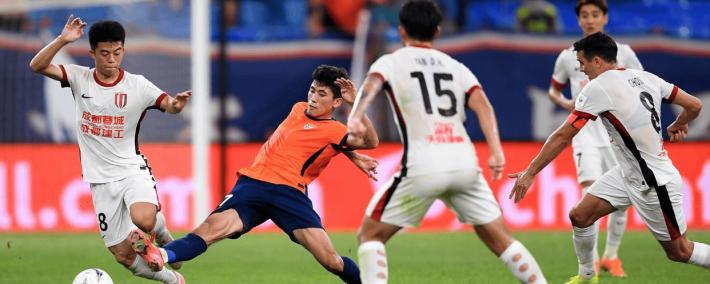 成都蓉城VS青島(dǎo)海牛首发：徐正源轮换祭出全华班，席尔瓦(wǎ)领衔5外援