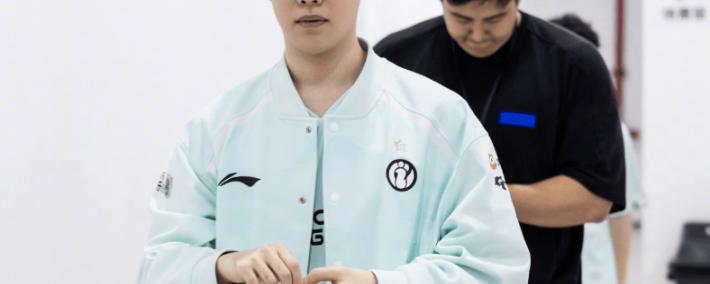 IG入围赛还没开打，新的赞助商已經(jīng)投资，品牌已經(jīng)出现在队服的肩膀上