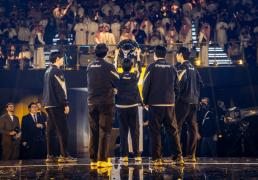 Chovy接班LOL第一人！连夺两座国际赛冠军，加(jiā)冕世界第一中(zhōng)单