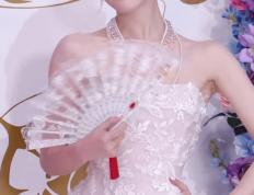 从熒(yíng)幕到峡穀(gǔ)：明星召(zhào)唤师们与LOL手游的“双向奔赴”