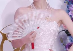 从熒(yíng)幕到峡穀(gǔ)：明星召(zhào)唤师们与LOL手游的“双向奔赴”