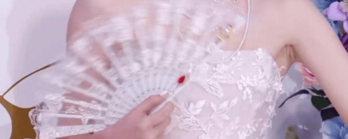 从熒(yíng)幕到峡穀(gǔ)：明星召(zhào)唤师们与LOL手游的“双向奔赴”