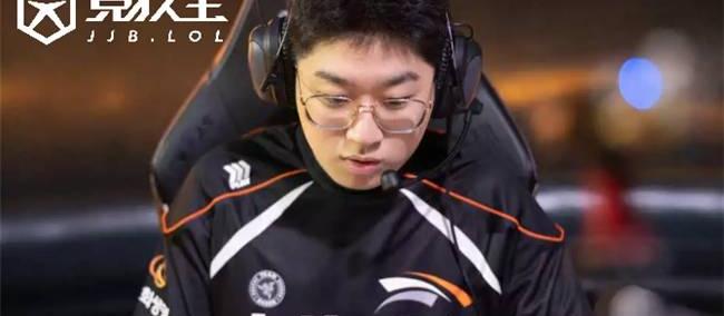 LOL：LPL冬季转会期临近竞拍，JDG重金(jīn)布局意图再造銀(yín)河战舰