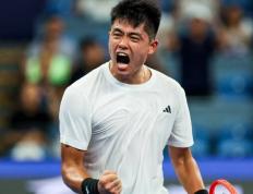 两年后再进巡回赛八强！ATP250杭州站：吴易昺三(sān)盘逆(nì)转晋级