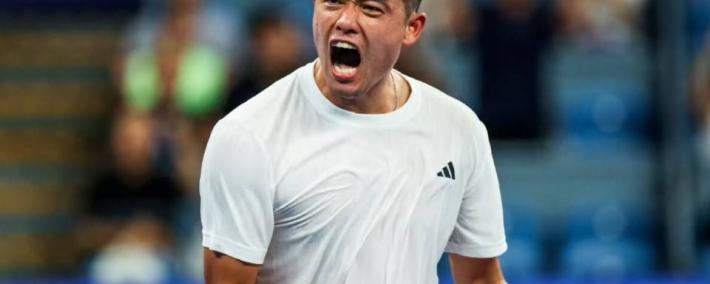 两年后再进巡回赛八强！ATP250杭州站：吴易昺三(sān)盘逆(nì)转晋级