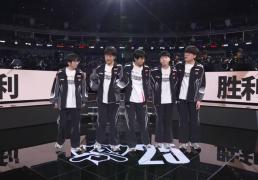 LPL上演绝望一幕(mù)！解说现场痛哭，二路哀声一片，真正(zhèng)的末(mò)日来了