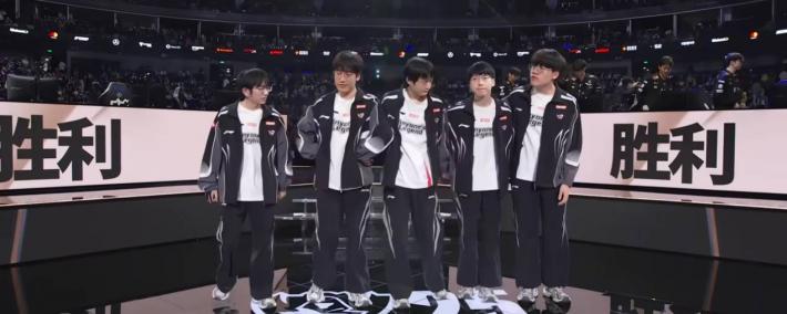 LPL上演绝望一幕(mù)！解说现场痛哭，二路哀声一片，真正(zhèng)的末(mò)日来了