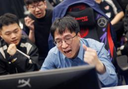 最有机会的一次！AL大战GEN，能否(fǒu)斩获电竞世界杯LOL冠軍(jūn)？