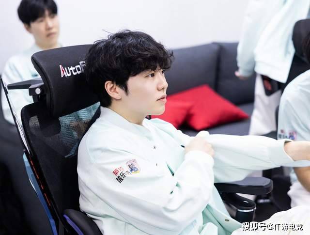 LOL：TheShy透露退役(yì)時(shí)间，想跟Rookie打到(dào)退役(yì)