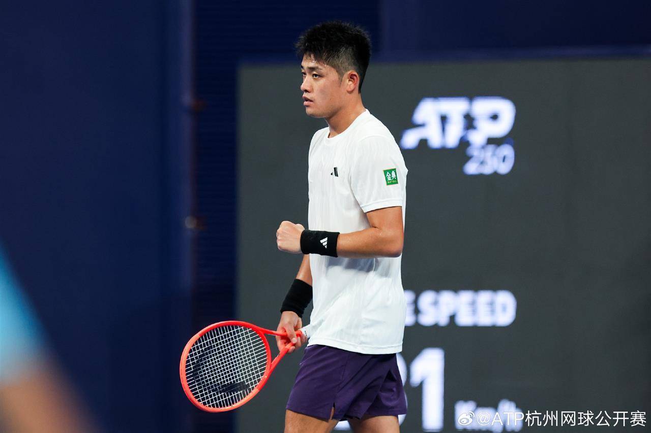 吴易昺哭了！逆转战胜科达，昂首重返巡回赛八强