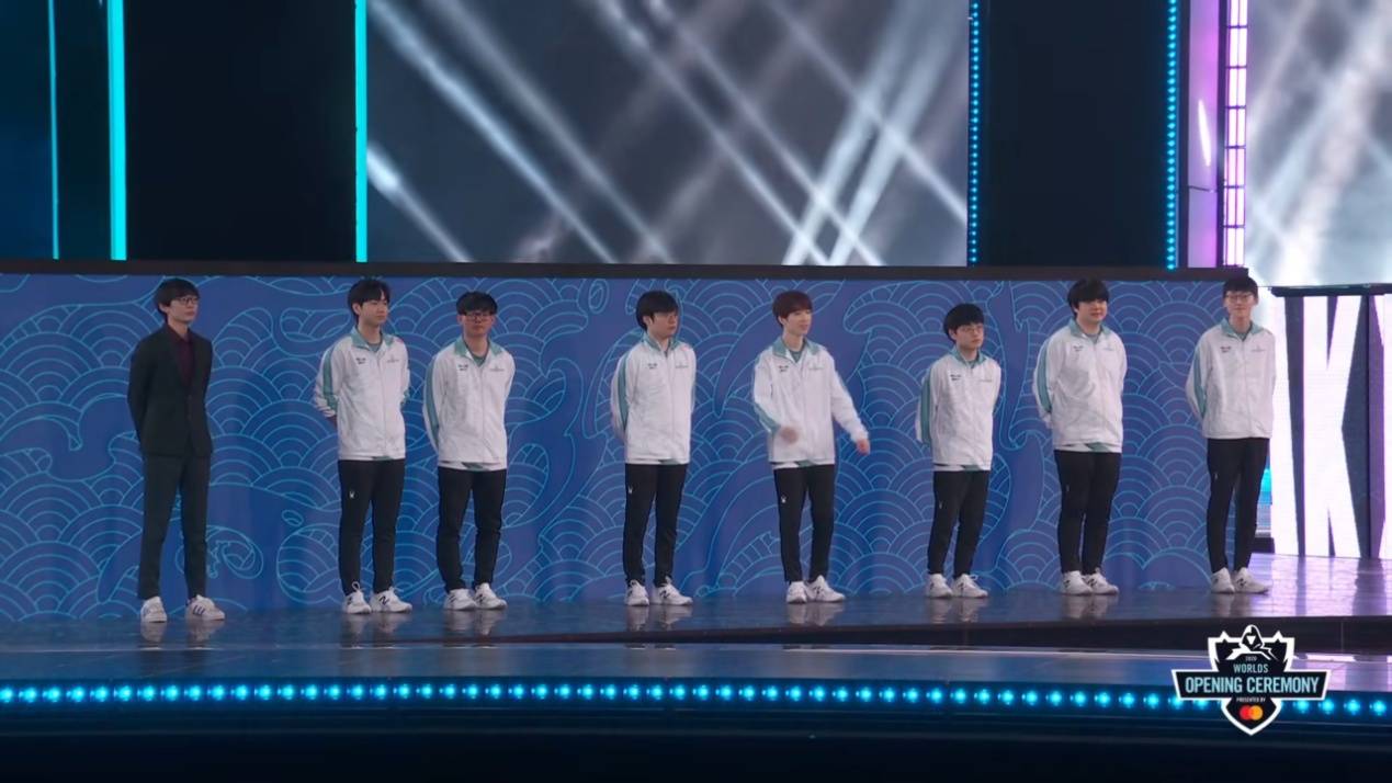 LOL外网热议,S15在中国举办,Faker受魔咒睏(kùn)擾(rǎo),GEN拿到夺冠剧本