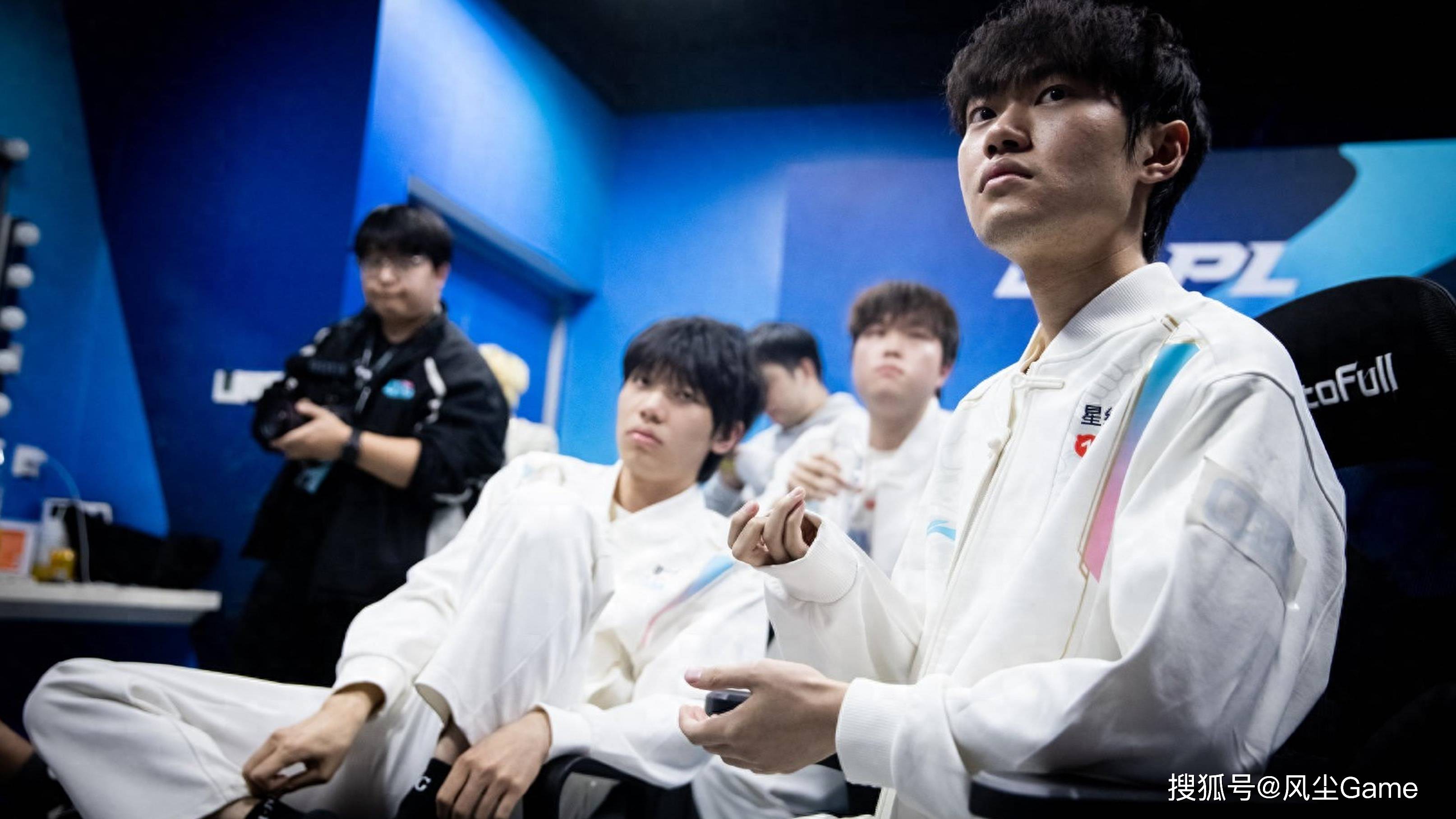 LOL历史(shǐ)最(zuì)强战队诞生！23连胜拿下MSI冠军，Faker被对位FMVP