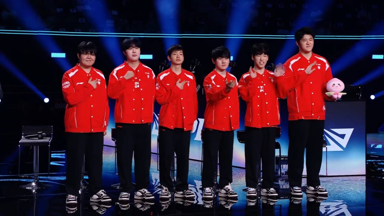 LPL首位“六冠王”诞生!Knight完成登顶,超越厂长,成聯(lián)赛之王