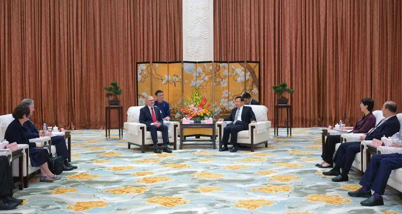 王晓晖施(shī)小(xiǎo)琳會(huì)見(jiàn)澳大(dà)利亚总理阿尔巴尼(ní)斯 共同出蓆(xí)2026澳网亚太区外卡賽(sài)落地成都宣布仪式