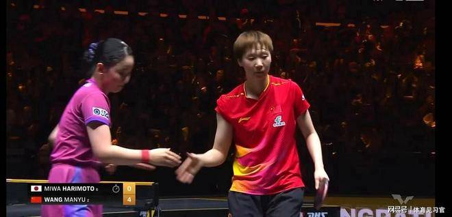 王曼昱13局零封，场外指导教練(liàn)“一战成名”，邓亚萍三个完美(měi)稱(chēng)赞