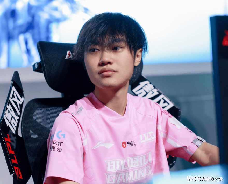 解说米(mǐ)勒说出LPL困境，中单选手出现严重断档，新生(shēng)代实力都很菜