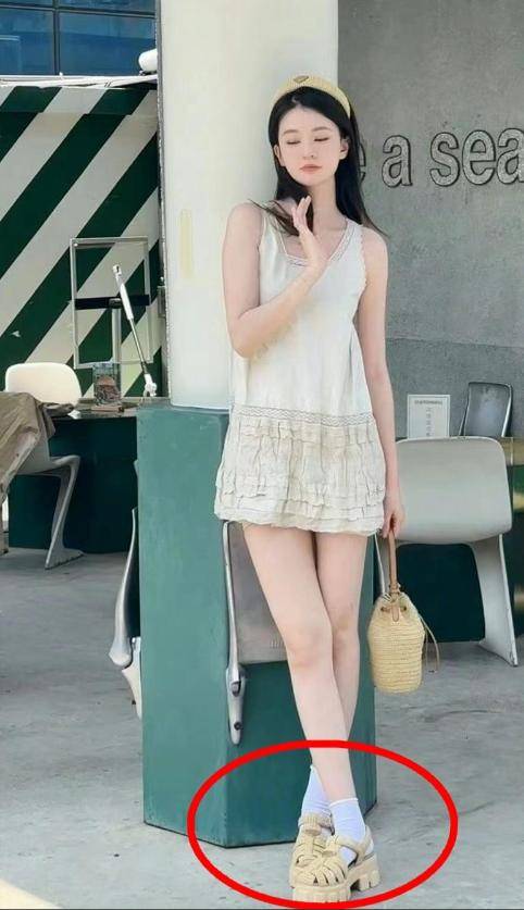 天呐！乔訢(xīn)这波操作太(tài)秀了，500亿豪門(mén)？秘密结婚？这是要(yào)上天！