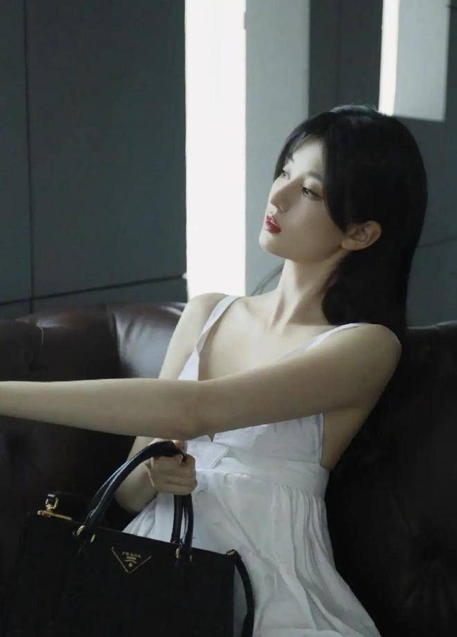 天呐！乔訢(xīn)这波操作太(tài)秀了，500亿豪門(mén)？秘密结婚？这是要(yào)上天！