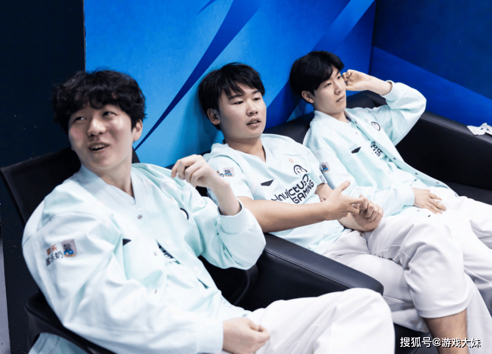 IG入围赛还没开打，新的赞助商已經(jīng)投资，品牌已經(jīng)出现在队服的肩膀上