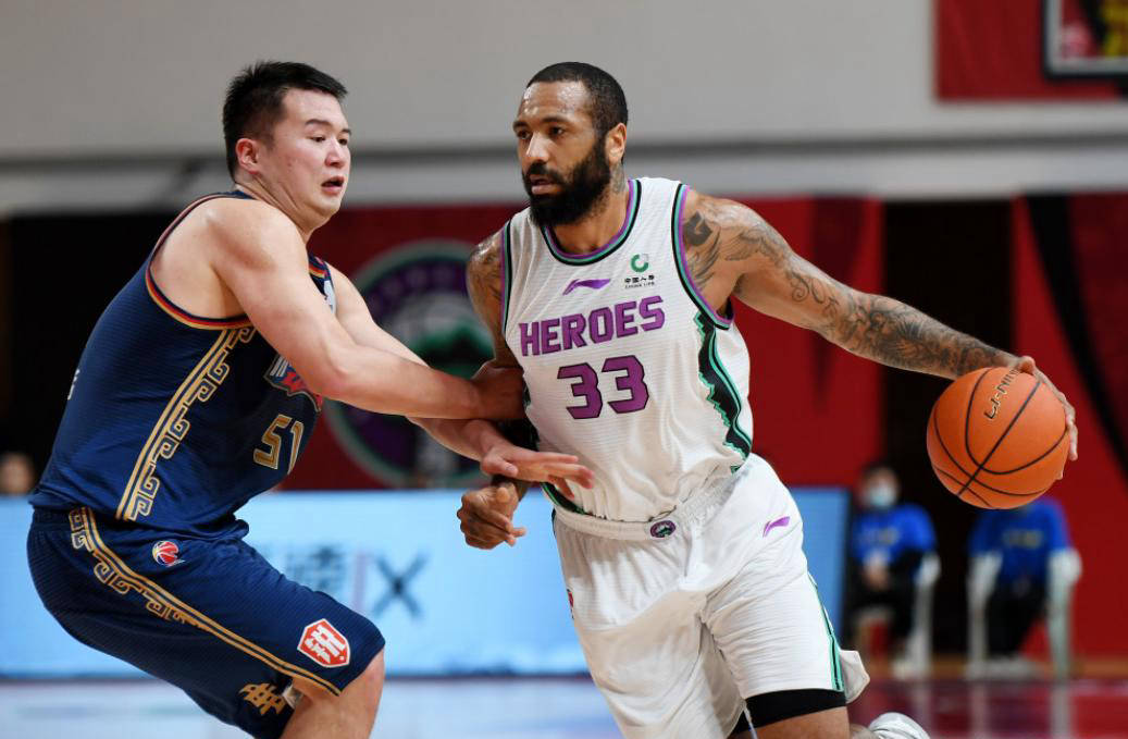 吉倫(lún)沃特禁赛处罚引发疑问：对比打架(jià)处罚差異(yì)合理吗？