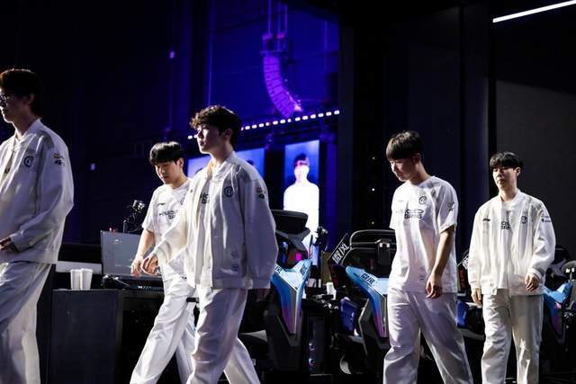 LPL登峰组激战正酣，iG迎战TES忍界大战再启，阿(ā)水直面昔日队友！