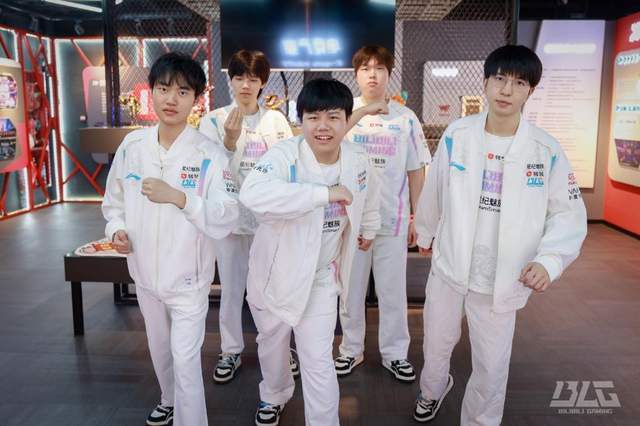 LPL登峰组激战正酣，iG迎战TES忍界大战再启，阿(ā)水直面昔日队友！