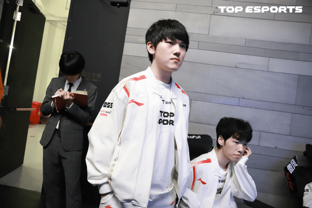 LPL登峰组激战正酣，iG迎战TES忍界大战再启，阿(ā)水直面昔日队友！