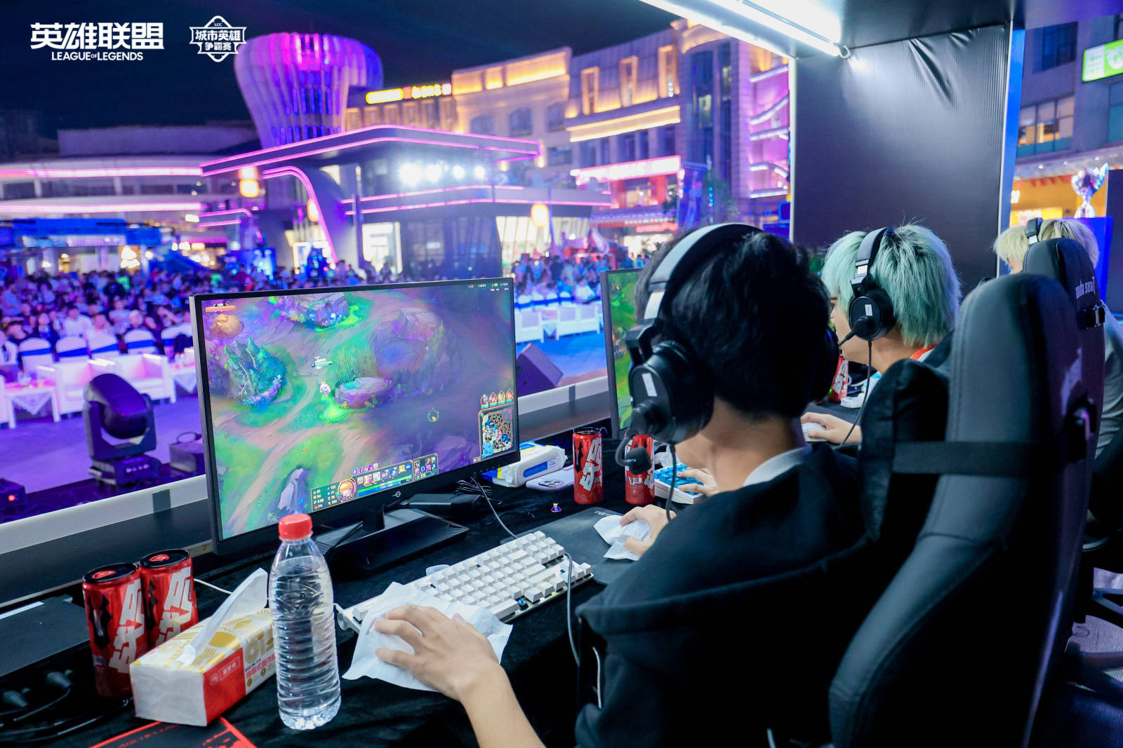 LOL城市(shì)英雄争霸賽(sài)全国总决賽(sài)万江启幕，首日两强诞生