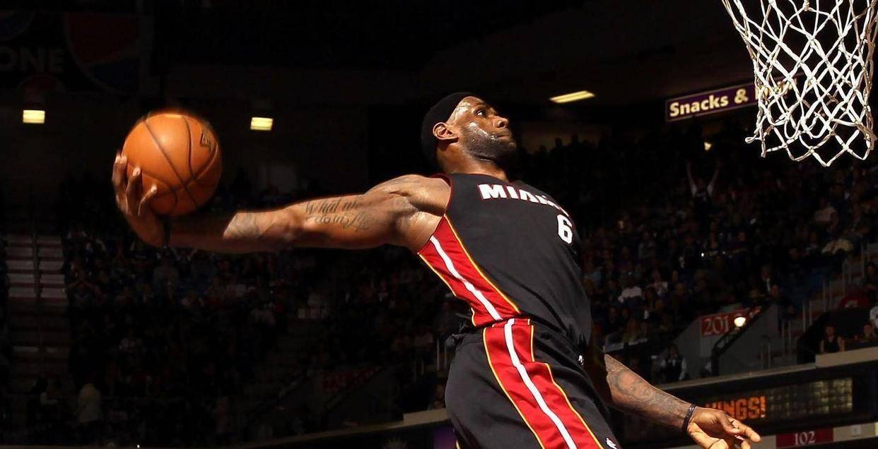 雷吉·米勒看走眼(yǎn)？詹姆斯场均14分(fēn)变24.4分(fēn)，湖人队内排名第二！