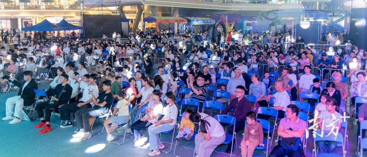 大湾区电競(jìng)迷再聚万江，LOL峡谷传奇观赛派对落幕