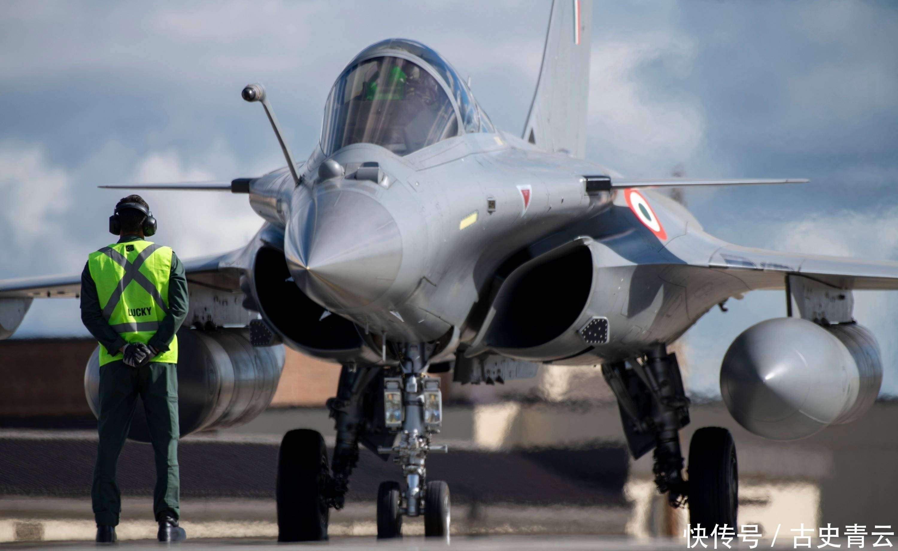 全球最新空军战力(lì)榜惹争议，美国第1，俄第2，第3竟(jìng)然(rán)不是中国？