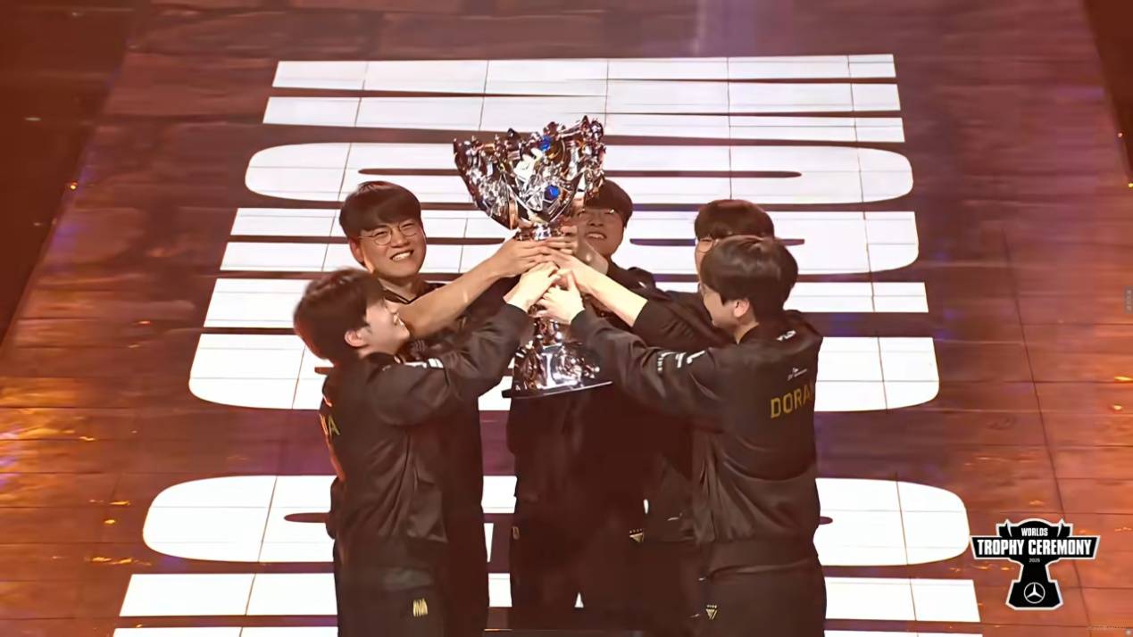 LOL六冠王(wáng)传奇诞生！Faker加里奥登(dēng)场，T1决胜局爆发，创造新神话