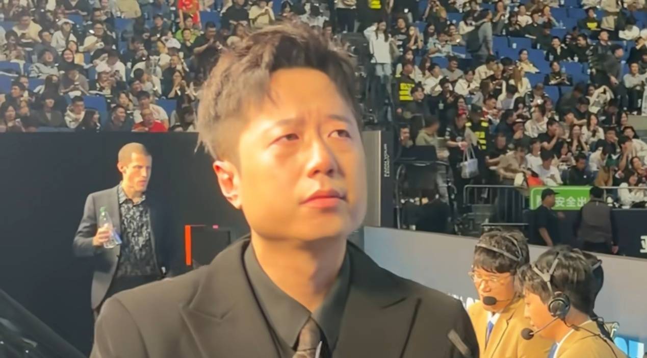 LPL上演绝望一幕(mù)！解说现场痛哭，二路哀声一片，真正(zhèng)的末(mò)日来了