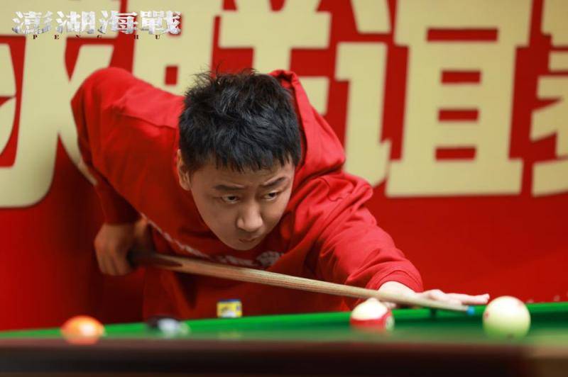 《澎湖海战》剧组相(xiāng)约桌球职业选手展开友谊赛